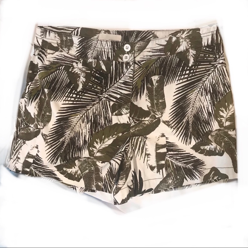 Dept. 222 Tropical Pattern  4” inseam Short